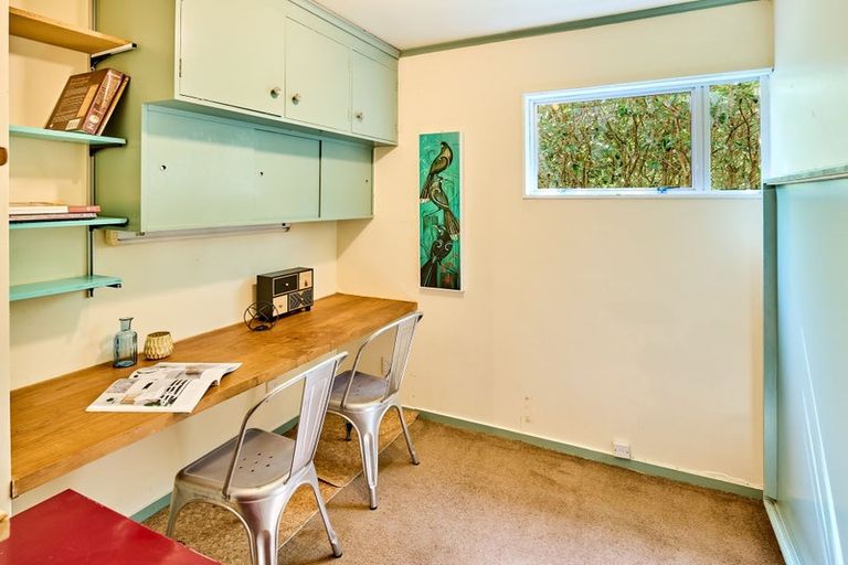 Photo of property in 7 Tui Terrace, Tawa, Wellington, 5028