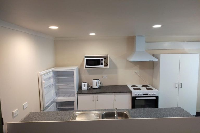 Photo of property in 12 Cosy Dell Road, North Dunedin, Dunedin, 9016