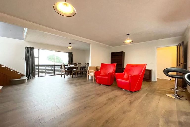 Photo of property in 122 Triangle Road, Massey, Auckland, 0614