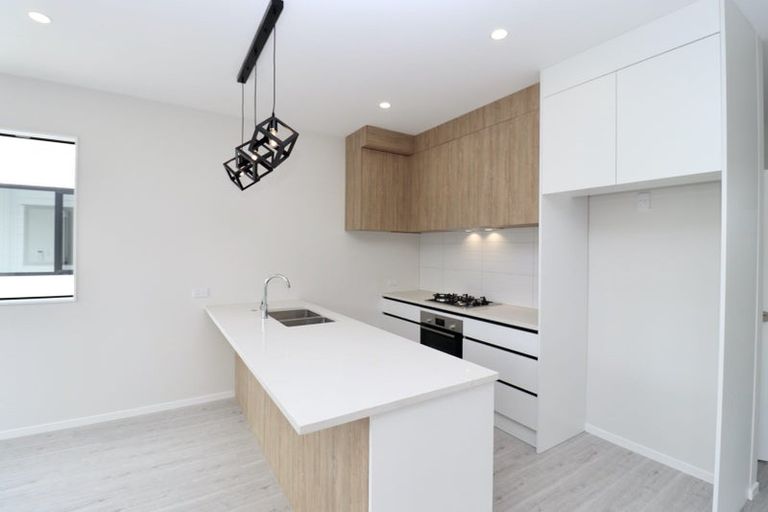 Photo of property in 127c Oreil Avenue, West Harbour, Auckland, 0618