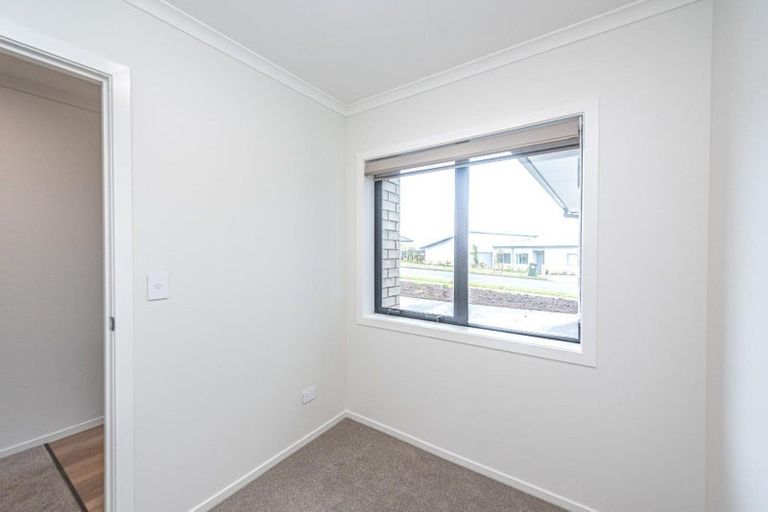 Photo of property in 32 Tirimoana Place, Otamatea, Whanganui, 4501