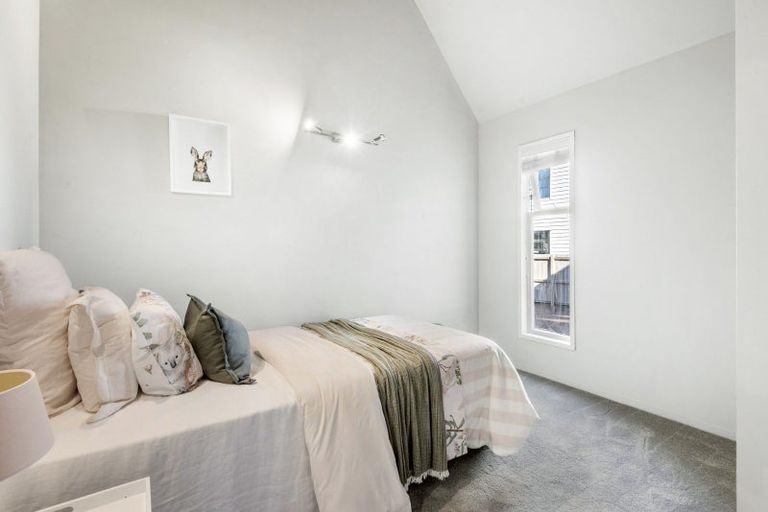 Photo of property in 2/68 Norwood Road, Bayswater, Auckland, 0622