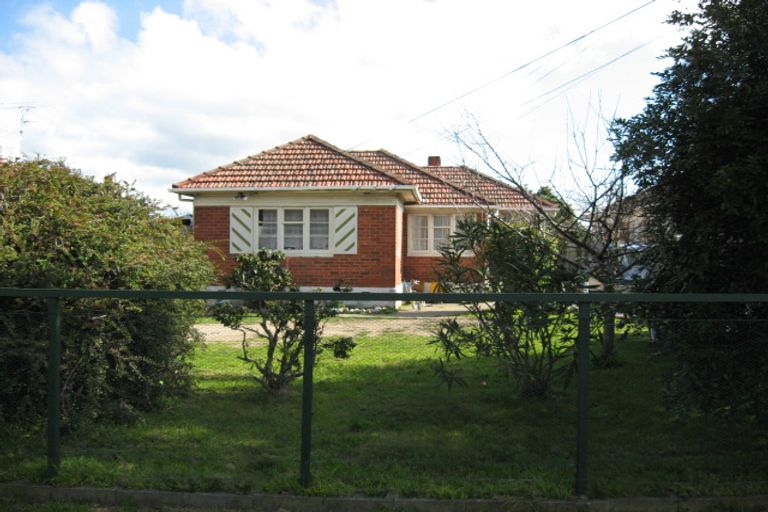 Photo of property in 35 Bell Road, Waiwhetu, Lower Hutt, 5010