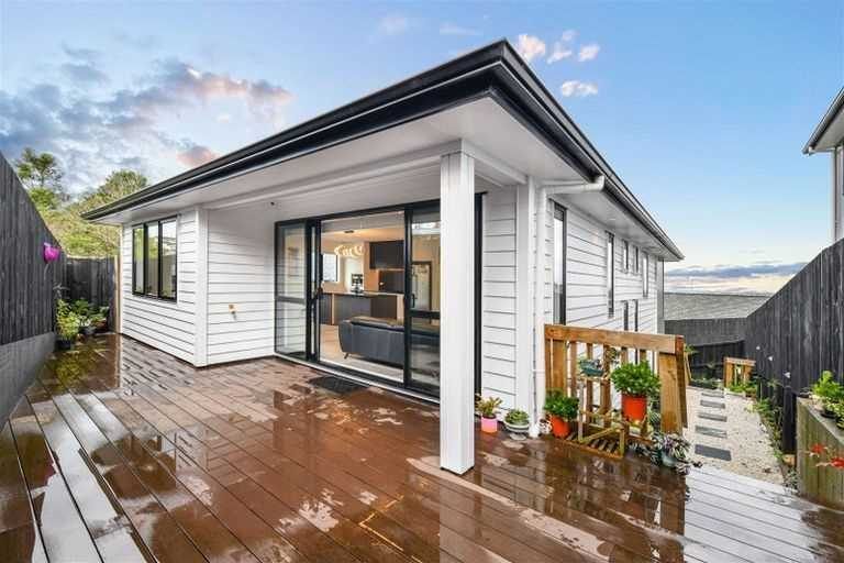 Photo of property in 14a Mantra Road, Massey, Auckland, 0614