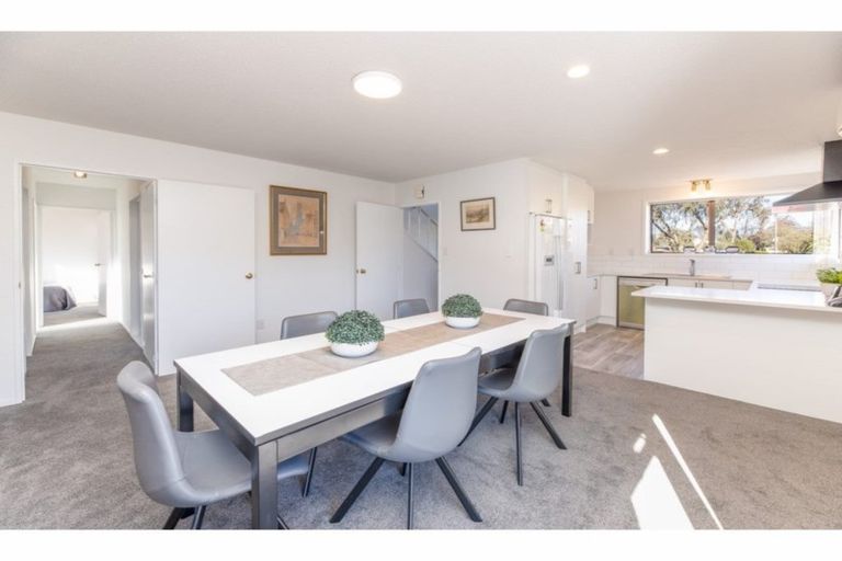 Photo of property in 28 Rubens Place, Burnside, Christchurch, 8053