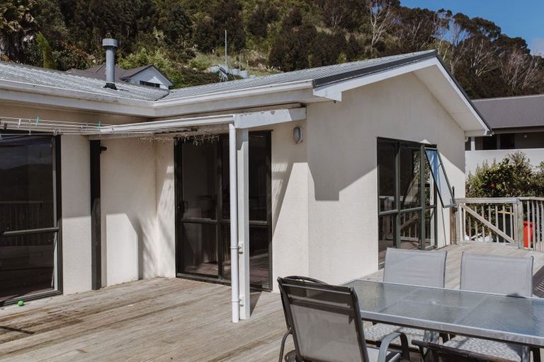 Photo of property in 89 Kakariki Grove, Waikanae, 5036