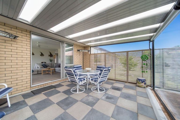 Photo of property in 2 Roto View, One Tree Point, 0118