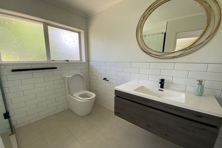 Photo of property in 1/36 Sandiacre Way, Browns Bay, Auckland, 0630
