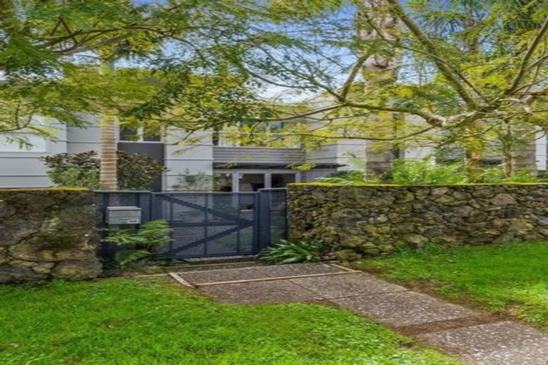 Photo of property in Habitat Apartments, 8/31 Byron Avenue, Takapuna, Auckland, 0622