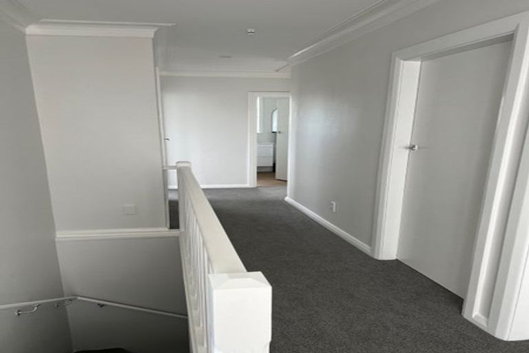 Photo of property in 12 Mertoun Terrace, Highbury, Wellington, 6012