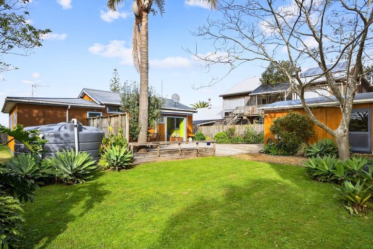 Photo of property in 49 Moana Road, Okitu, Gisborne, 4010