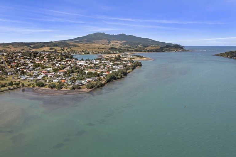 Photo of property in 39a Wallis Street, Raglan, 3225