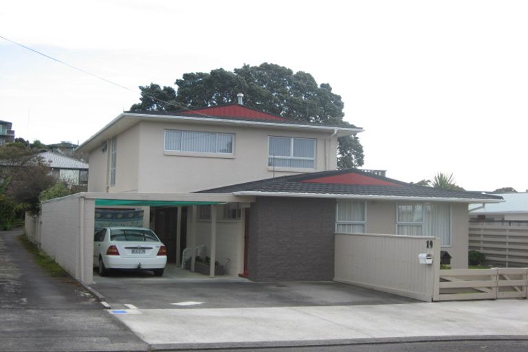 Photo of property in 19 Hoyle Place, New Plymouth, 4310