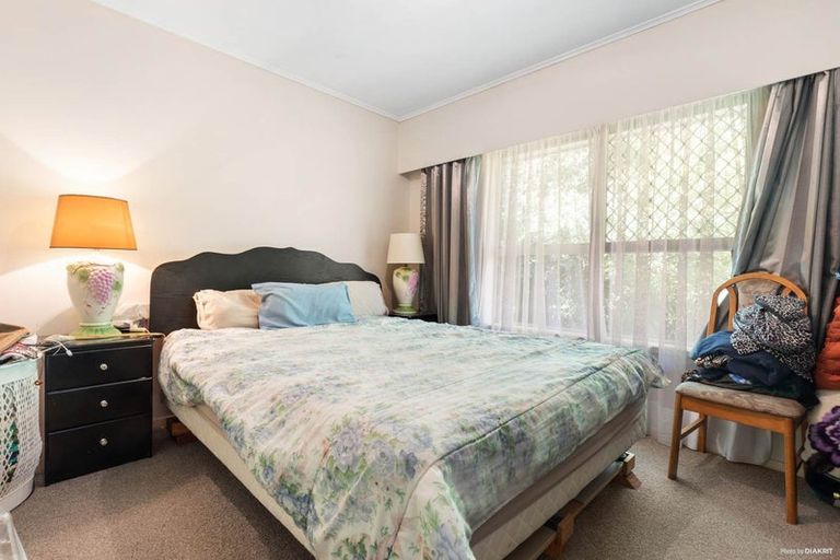 Photo of property in 2/10 Kapiti Place, Sunnynook, Auckland, 0620
