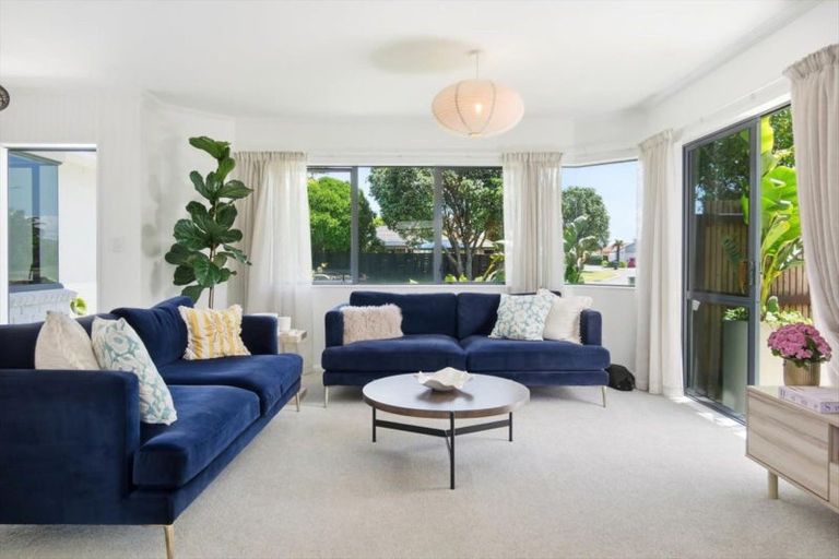 Photo of property in 11 Reef Avenue, Papamoa Beach, Papamoa, 3118