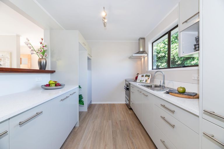 Photo of property in 18 Catkin Crescent, Papatoetoe, Auckland, 2025