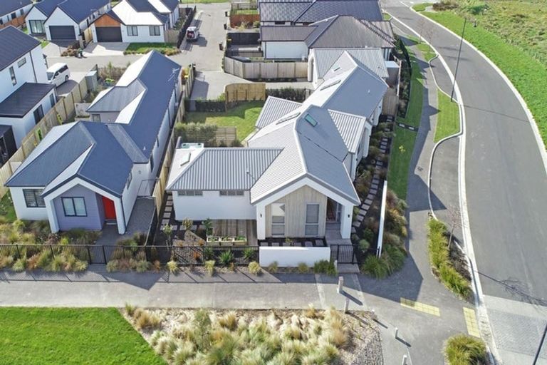 Photo of property in 8 Manarola Road, Halswell, Christchurch, 8025