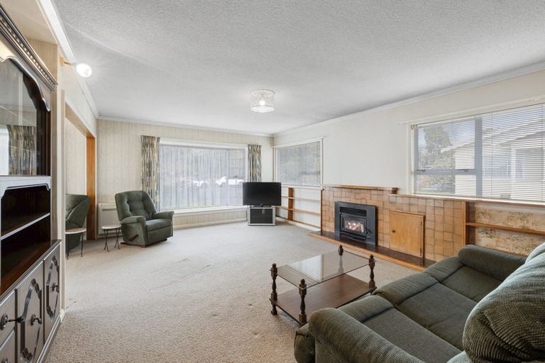 Photo of property in 42 Queens Road, Glen Avon, New Plymouth, 4312