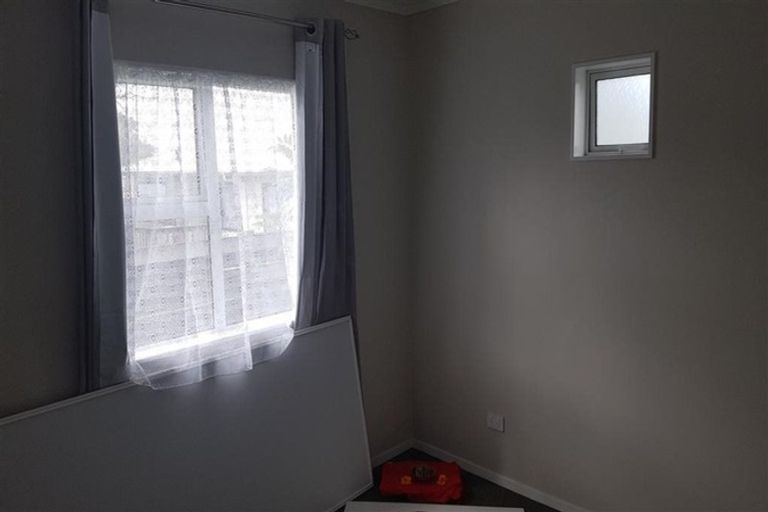 Photo of property in 94 Chislehurst Street, Henderson, Auckland, 0612