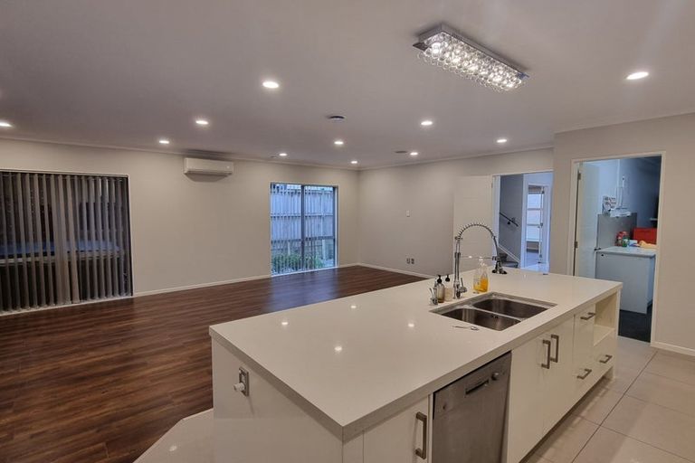 Photo of property in 4 Bruckless Drive, Flat Bush, Auckland, 2019