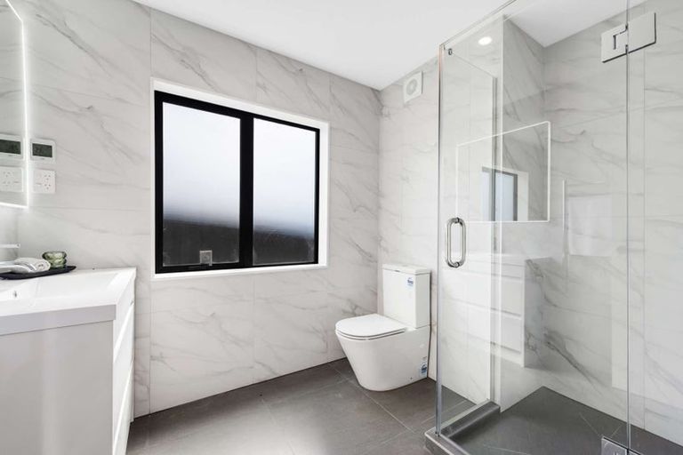 Photo of property in 33 Baumea Rise, Massey, Auckland, 0614