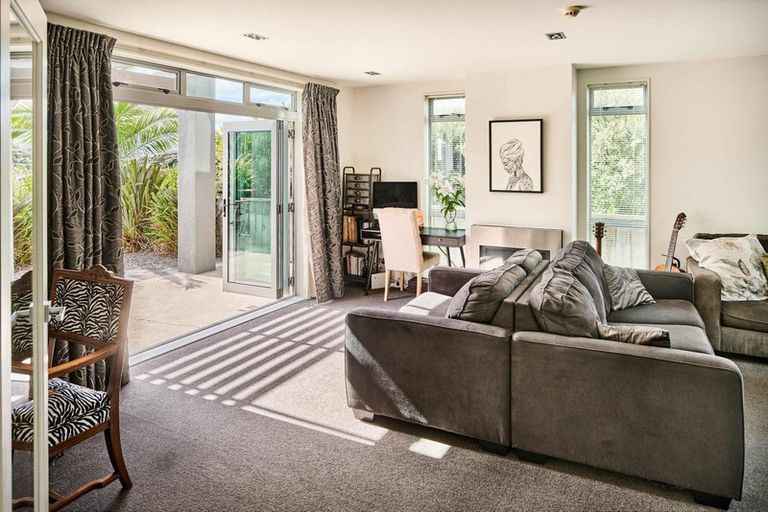 Photo of property in 35 Endeavour Drive, Whitby, Porirua, 5024