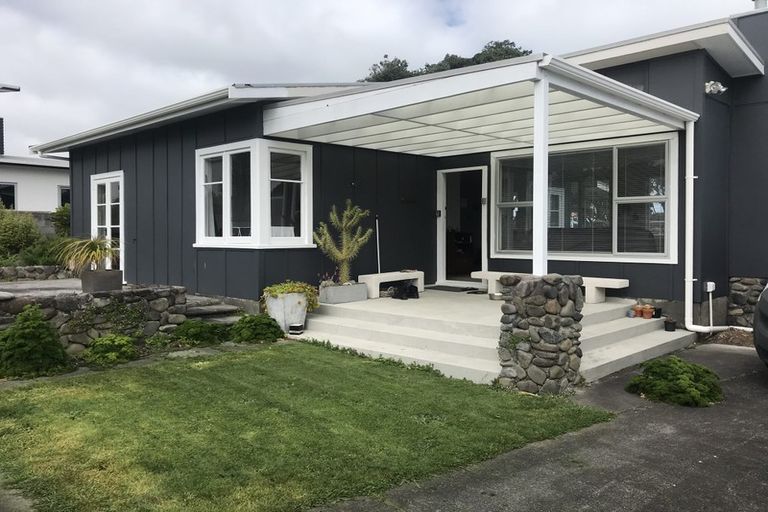 Photo of property in 1 Dorset Street, Opunake, 4616