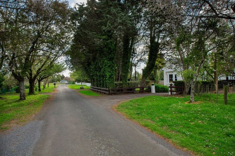 Photo of property in 4 Cross Street, Lepperton, New Plymouth, 4373