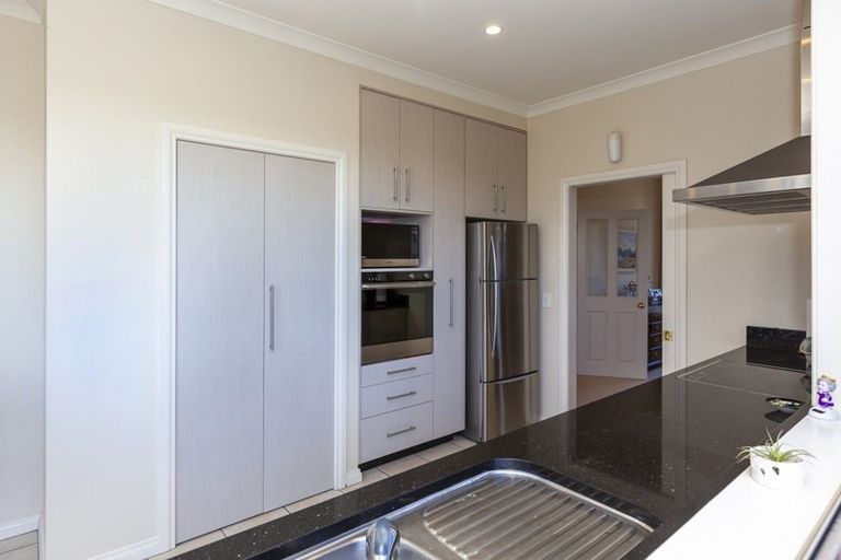 Photo of property in 136 Renown Road, Raumati South, Paraparaumu, 5032