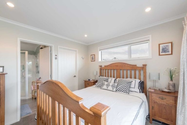 Photo of property in 23 Ernest Place, Brightwater, 7022