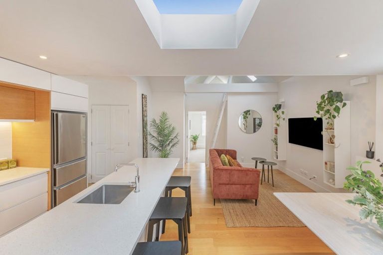 Photo of property in 8 Yale Road, Mount Cook, Wellington, 6021