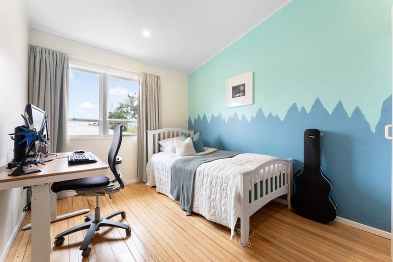 Photo of property in 9 Bowman Road, Forrest Hill, Auckland, 0620