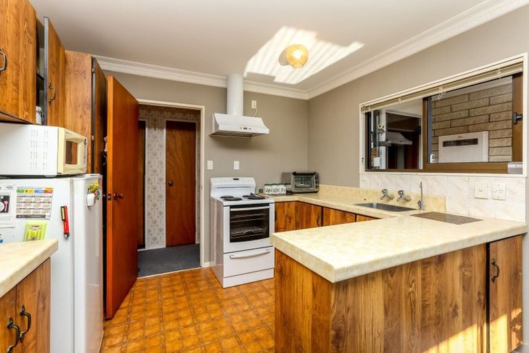 Photo of property in 1 Nursery Place, Westown, New Plymouth, 4310