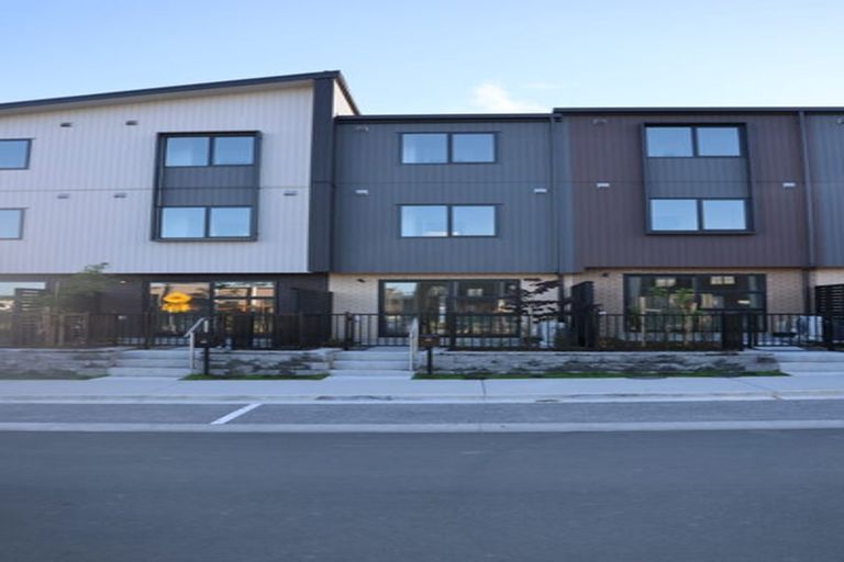 Photo of property in 37 Jabuka Street, Glen Eden, Auckland, 0602