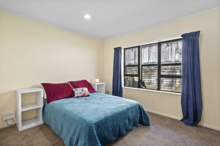 Photo of property in 17 Sunny Dale, Western Heights, Hamilton, 3200