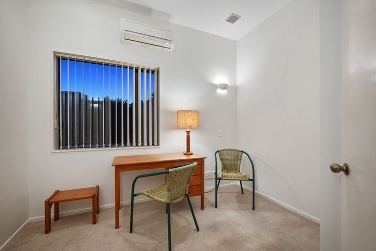 Photo of property in 28 Rosemary Avenue, Forrest Hill, Auckland, 0620