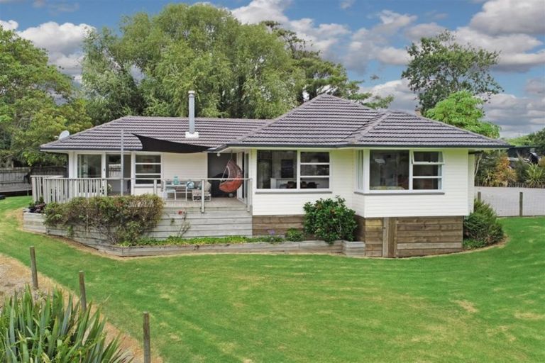 Photo of property in 16 Kaiwaka Road, Waiuku, 2123