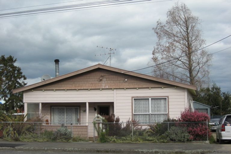 Photo of property in 15 Waverley Street, Waipawa, 4210