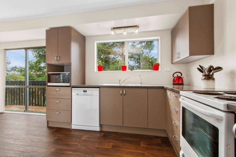 Photo of property in 14 Glenfinn Place, Massey, Auckland, 0614