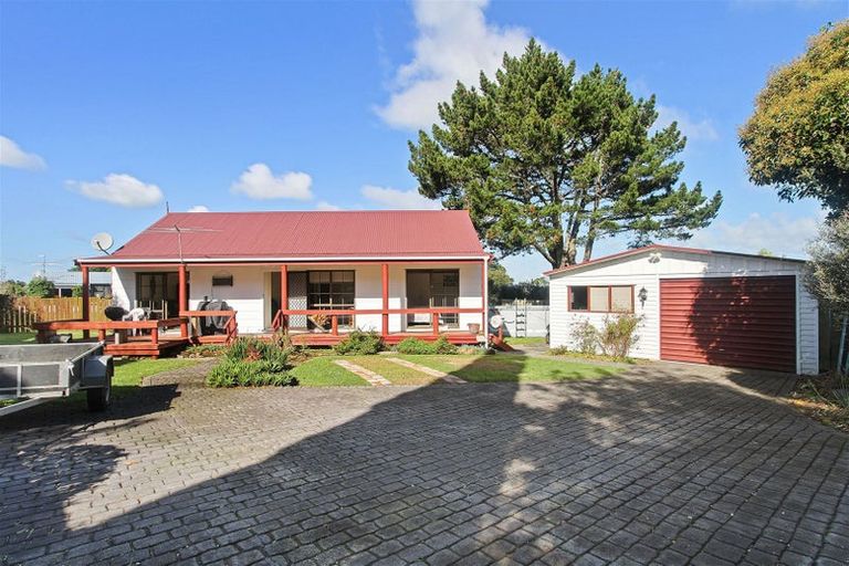 Photo of property in 9 Hosking Place, Clarks Beach, 2122