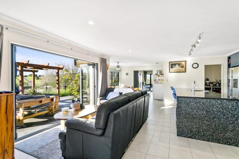 Photo of property in 238a State Highway 16, Kumeu, 0892