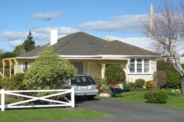 Photo of property in 15 Bull Street, Bulls, 4818