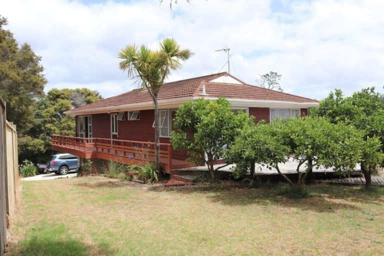 Photo of property in 70 Millbrook Road, Henderson, Auckland, 0612