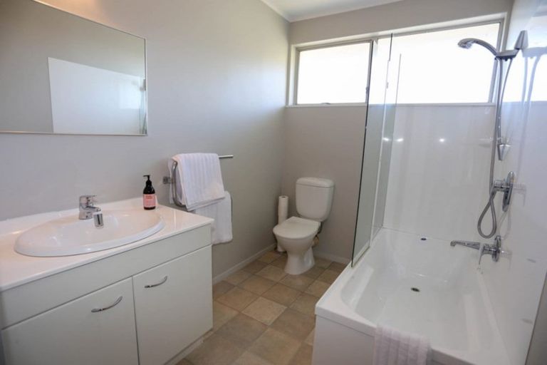 Photo of property in 11 Roseneath Place, Cashmere, Christchurch, 8022