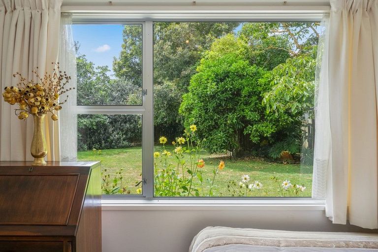Photo of property in 307 Te Moana Road, Waikanae, 5036
