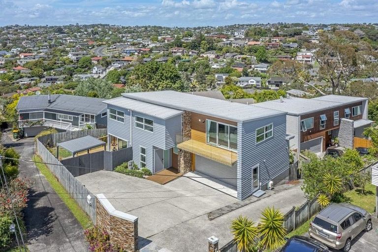 Photo of property in 17 Limmer Place, Browns Bay, Auckland, 0632
