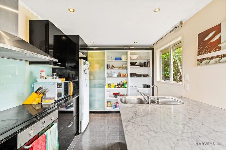 Photo of property in 30 Staincross Street, Green Bay, Auckland, 0604