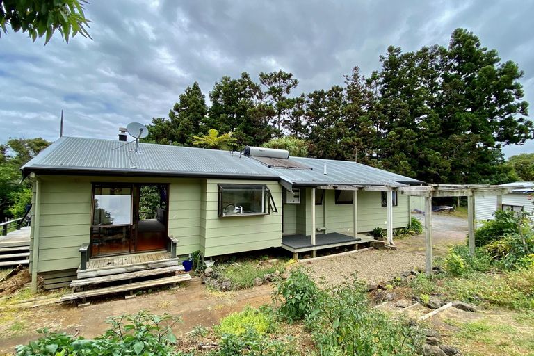 Photo of property in 1 Glenbervie Crescent, Massey, Auckland, 0614