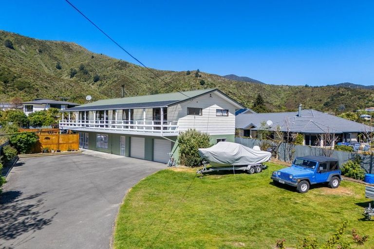 Photo of property in 296 Waikawa Road, Waikawa, Picton, 7220