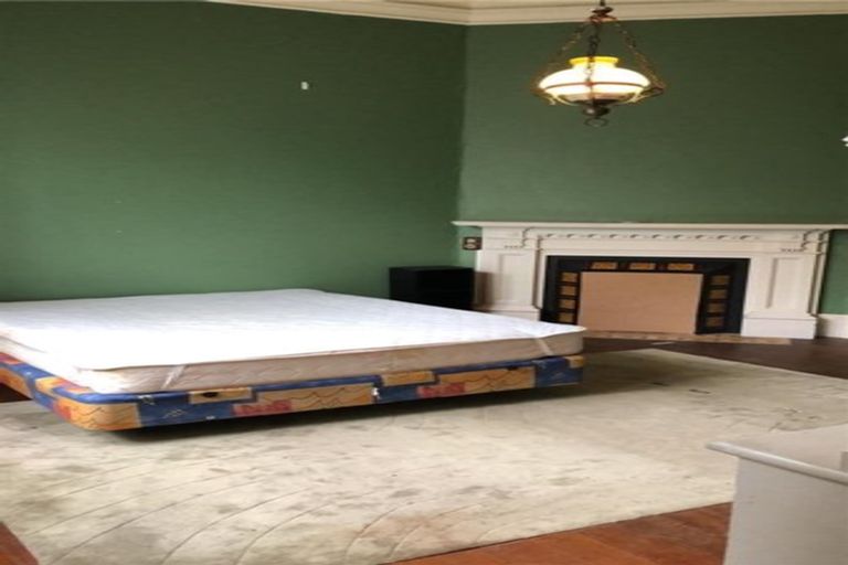 Photo of property in One Royal Tce, 1 Royal Terrace, Dunedin Central, Dunedin, 9016